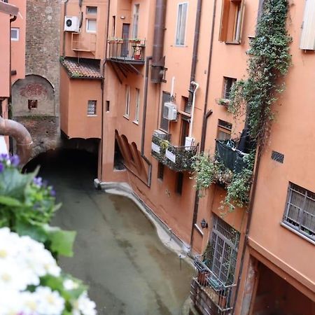Little Apartment Over The Canal 볼로냐 외부 사진